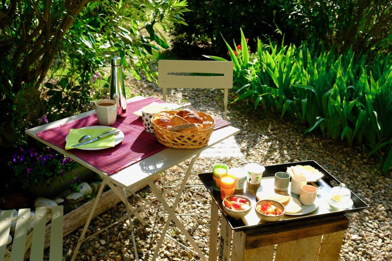 マルセイヤン Au Bord De Thau Bed & Breakfast エクステリア 写真